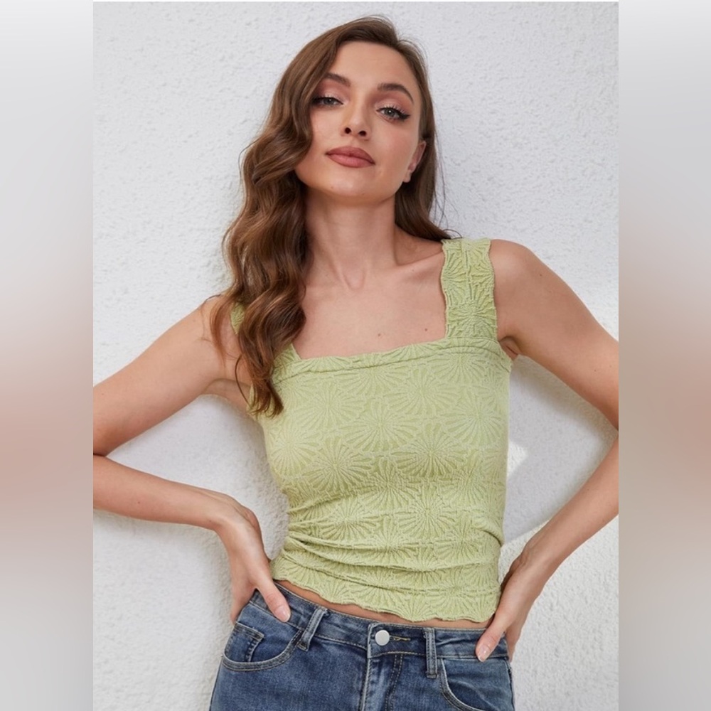 MISSACTIVER Women Square Neck Wide Straps
Crop Tank Tops